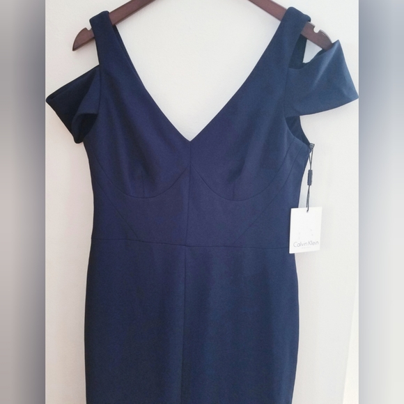 NWT Double V Off-Shoulder Navy Calvin Klein Formal Event Gown - Picture 1 of 14